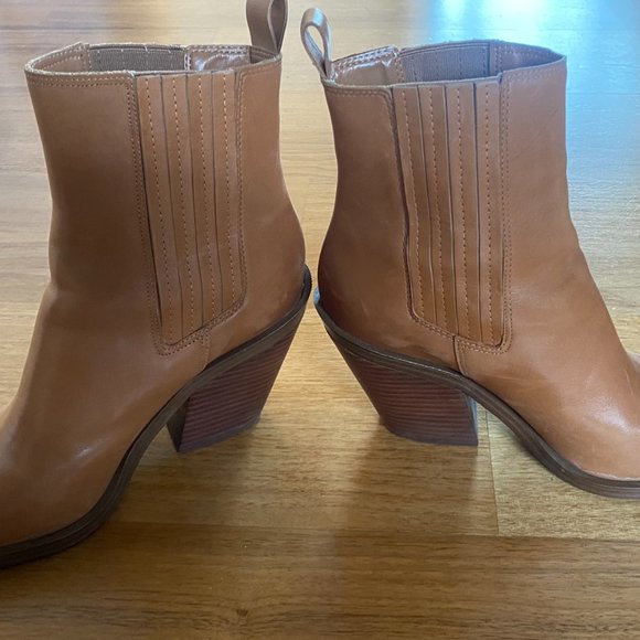 Vince Camuto Tan Ankle Boots - Picture 4 of 9